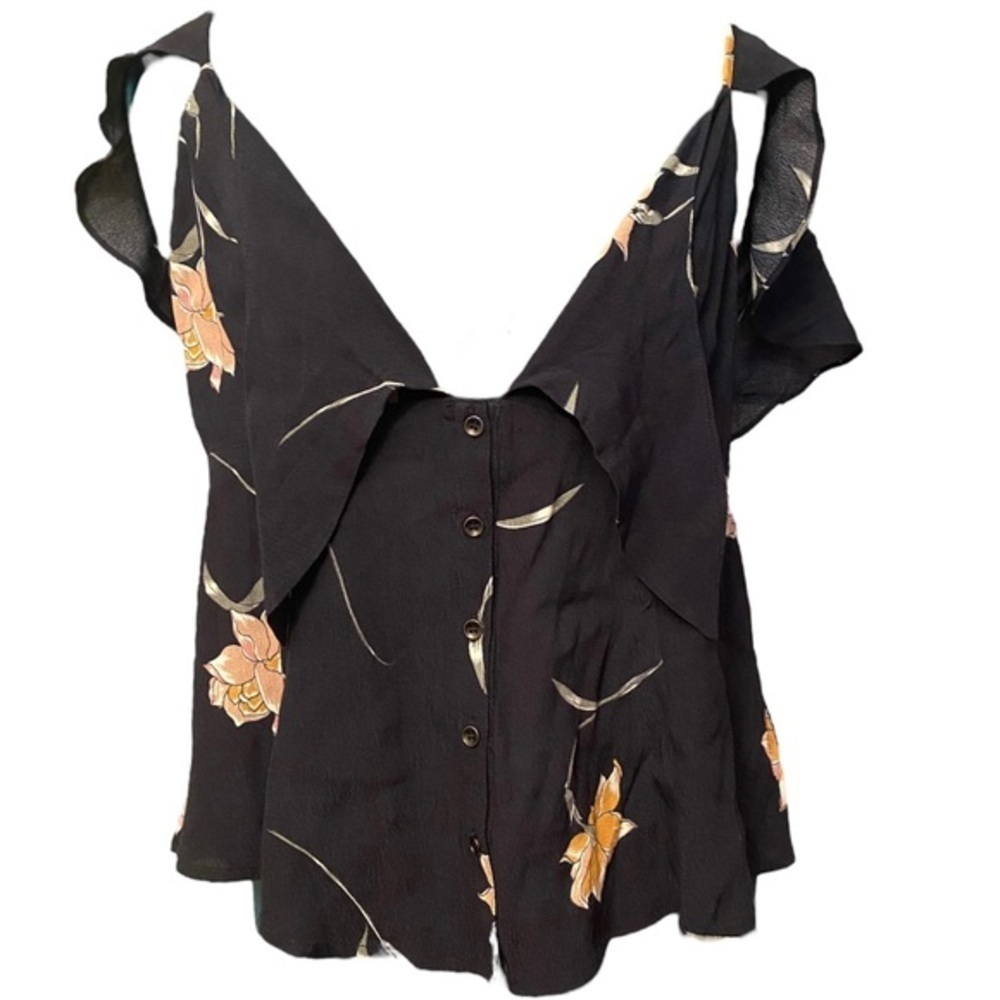 Large ASTR the Label Blue Floral Flutter Sleeve Blouse